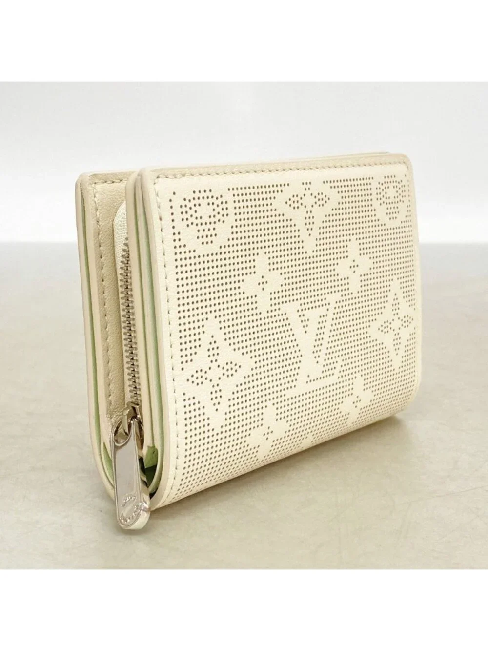 Louis Vuitton Wallet Mahina Leather Portefeuille Clair Green Quartz